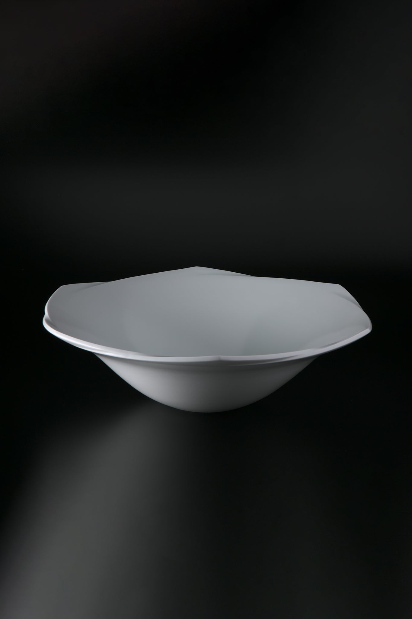 Akihiro Maeta - 006 White Porcelain Faceted Bowl