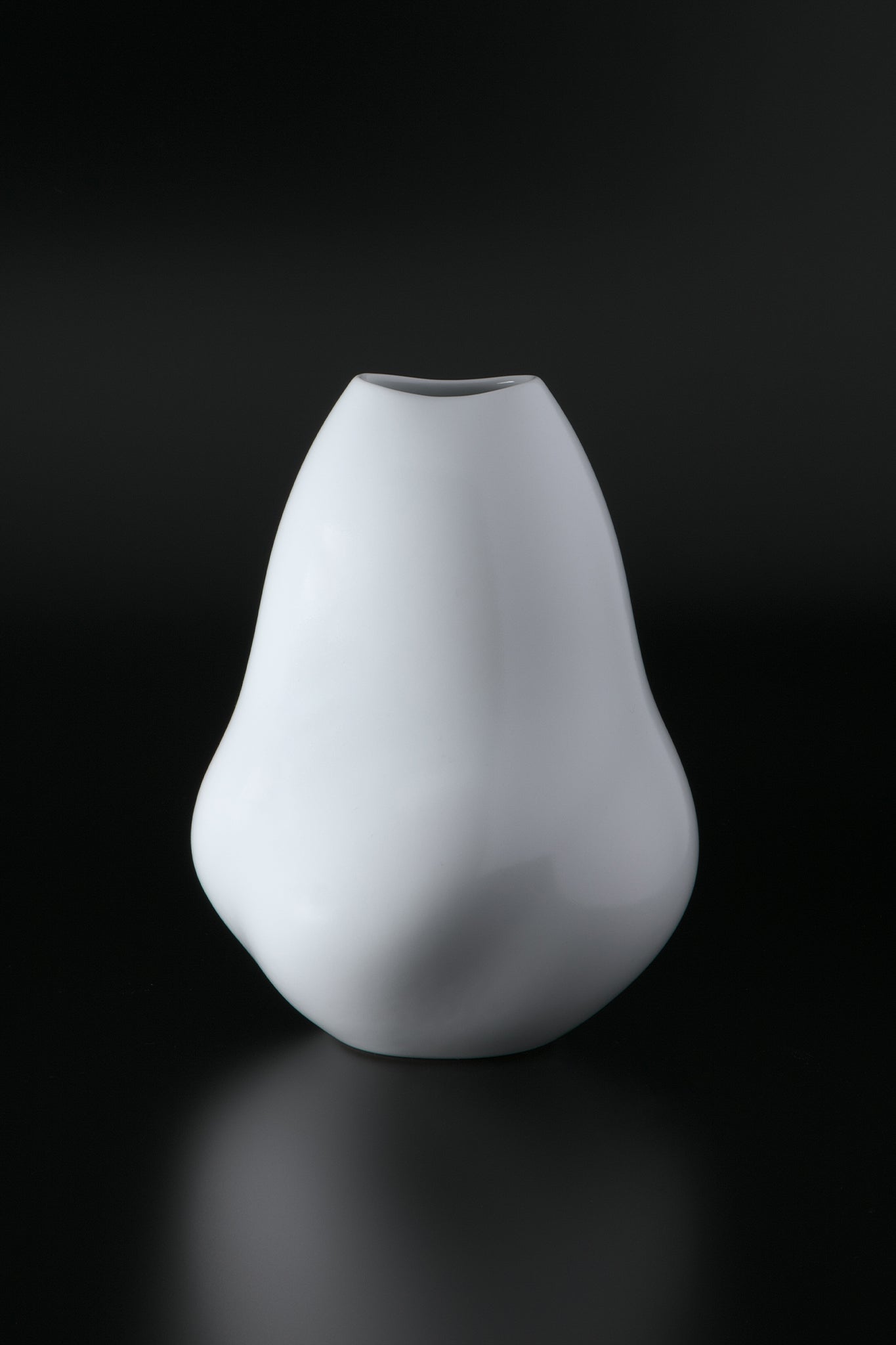 Akihiro Maeta - 012 White Porcelain Faceted Vase