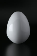 Load image into Gallery viewer, Akihiro Maeta - 011 White Porcelain Faceted Vase
