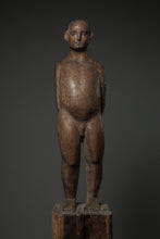 Charger l&#39;image dans la galerie, Laëtitia de Bazelaire, Figure tutélaire 3. Figures tutélaires, Mayaro 2020.
